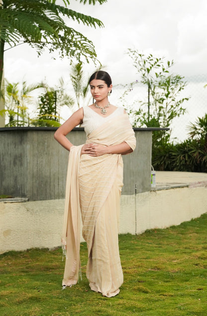 Sawan
Ivory dazzle saree