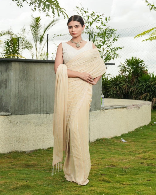 Sawan
Ivory dazzle saree