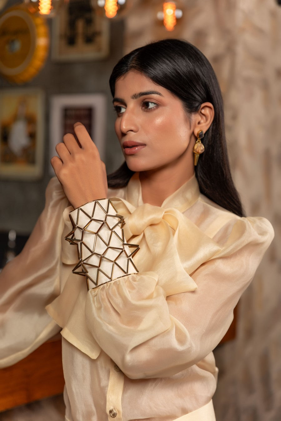 Alia-Bow